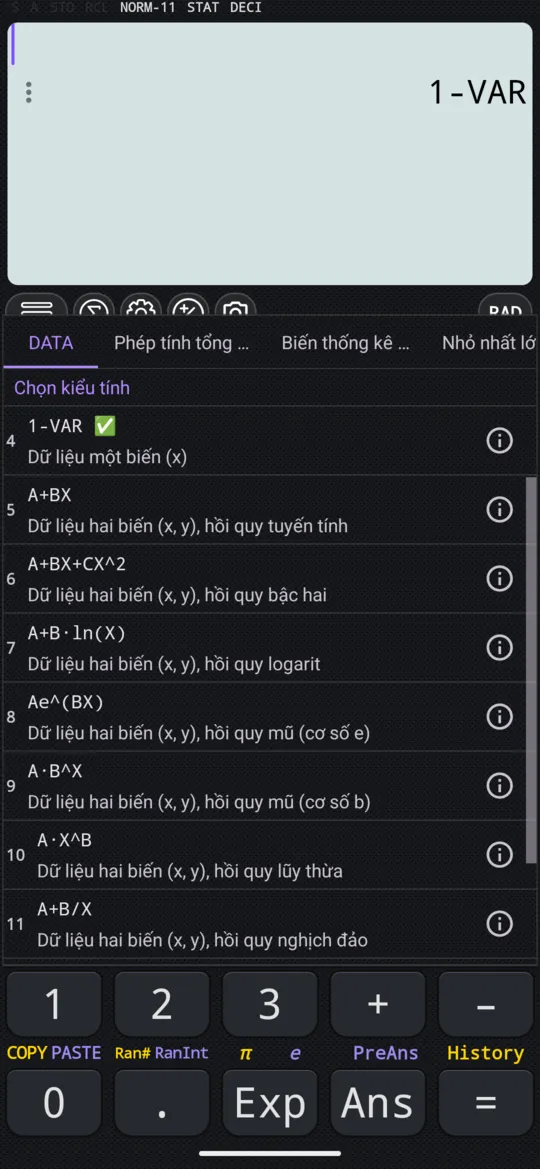 Thẻ DATA của menu STAT: tám kiểu tính, 1-VAR có dấu tích vì đang được dùng.
